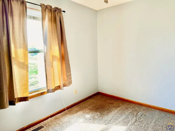 $309,900 | 14296 123rd Lane, Hoyt, KS 66440