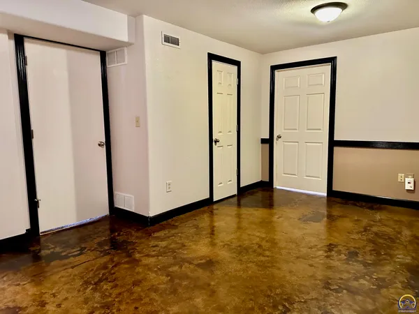 $309,900 | 14296 123rd Lane, Hoyt, KS 66440