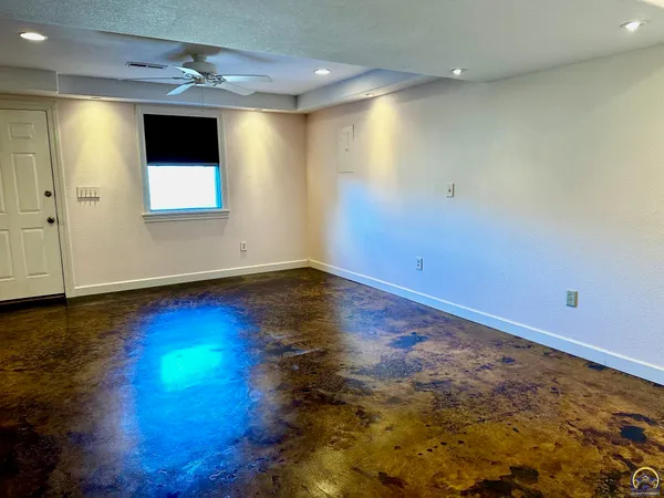 $309,900 | 14296 123rd Lane, Hoyt, KS 66440