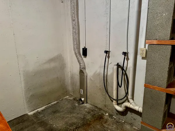 $309,900 | 14296 123rd Lane, Hoyt, KS 66440