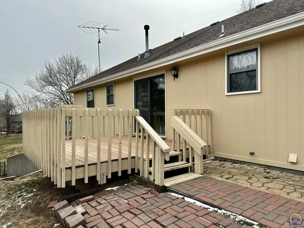 $309,900 | 14296 123rd Lane, Hoyt, KS 66440