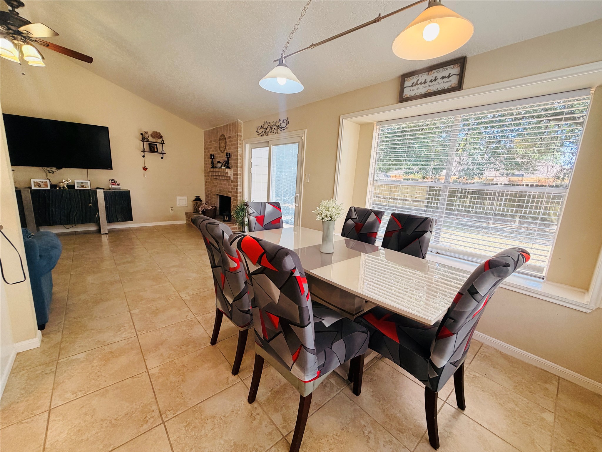 24115 Spring Gum Drive Spring, TX 77373 - Photo 8 of 25 Gallery Image 8