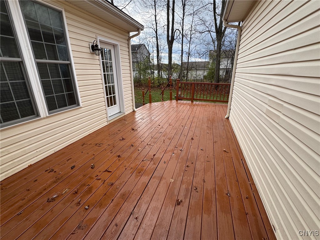 116 Hunt Valley Road Oneida, NY 13421 - Photo 4 of 32 Nice deck