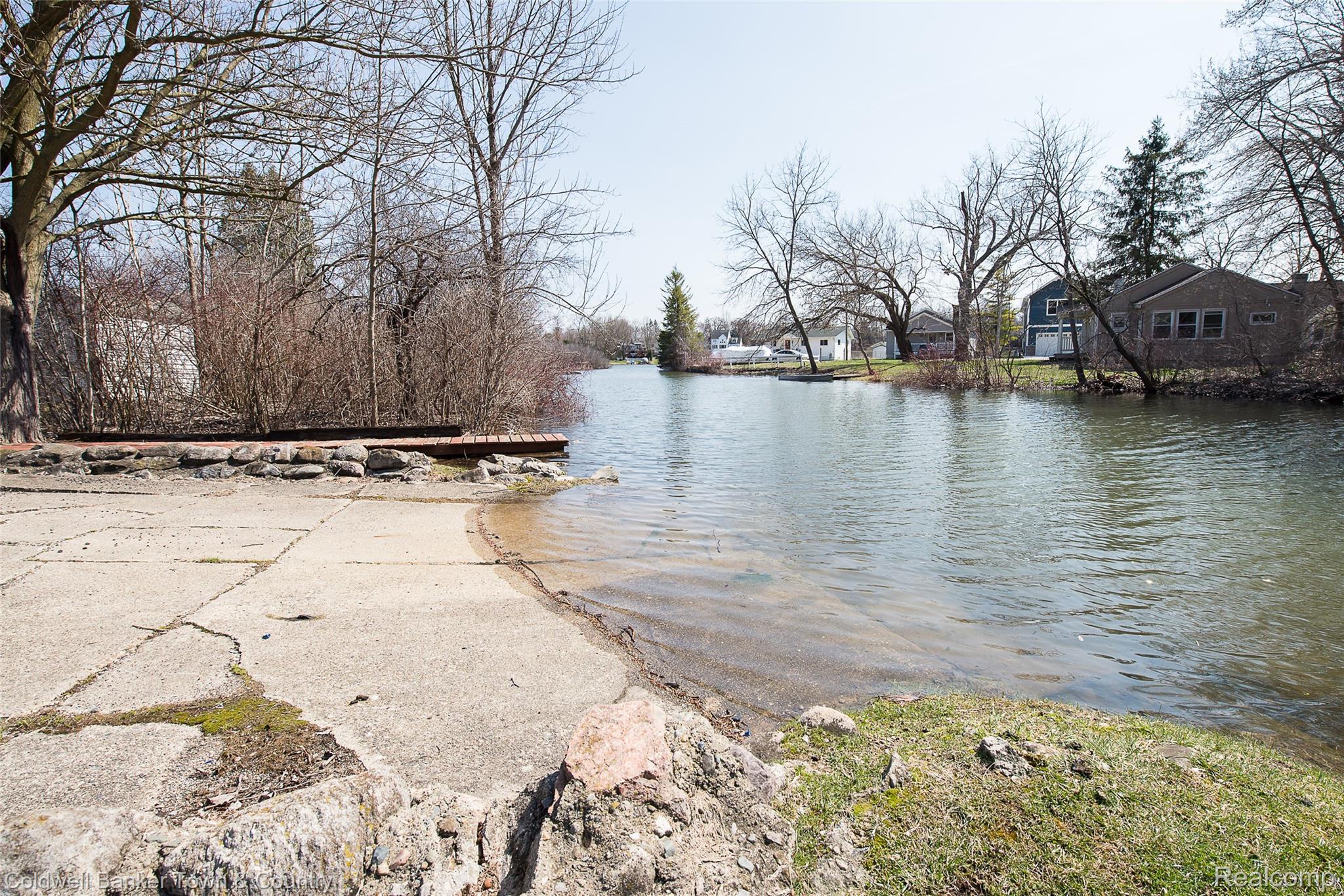 11634 Island Court Hartland, MI 48353 - Photo 55 of 56 DSC_93839.jpg