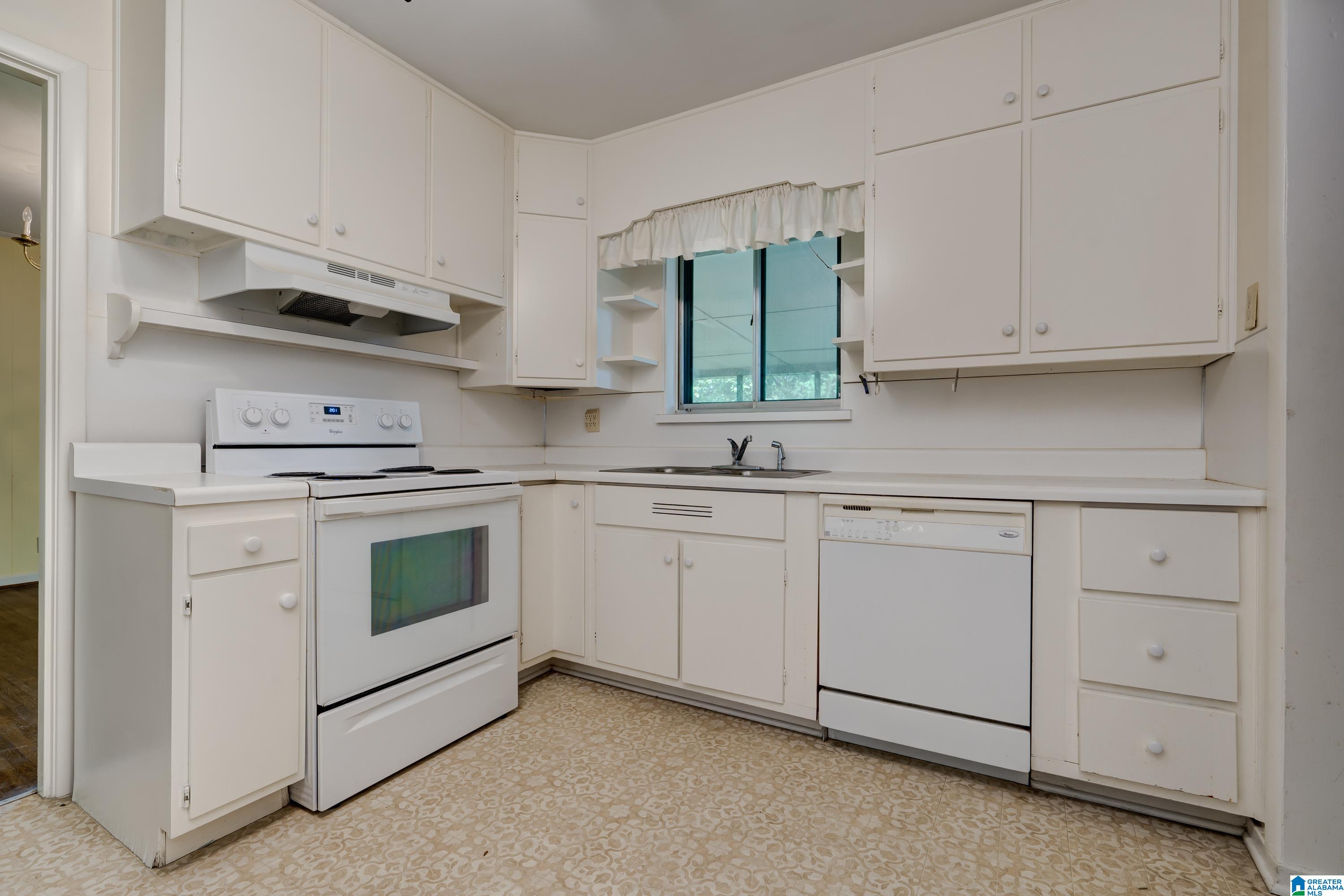1109 Bowman Road Birmingham, AL 35235 - Photo 9 of 27