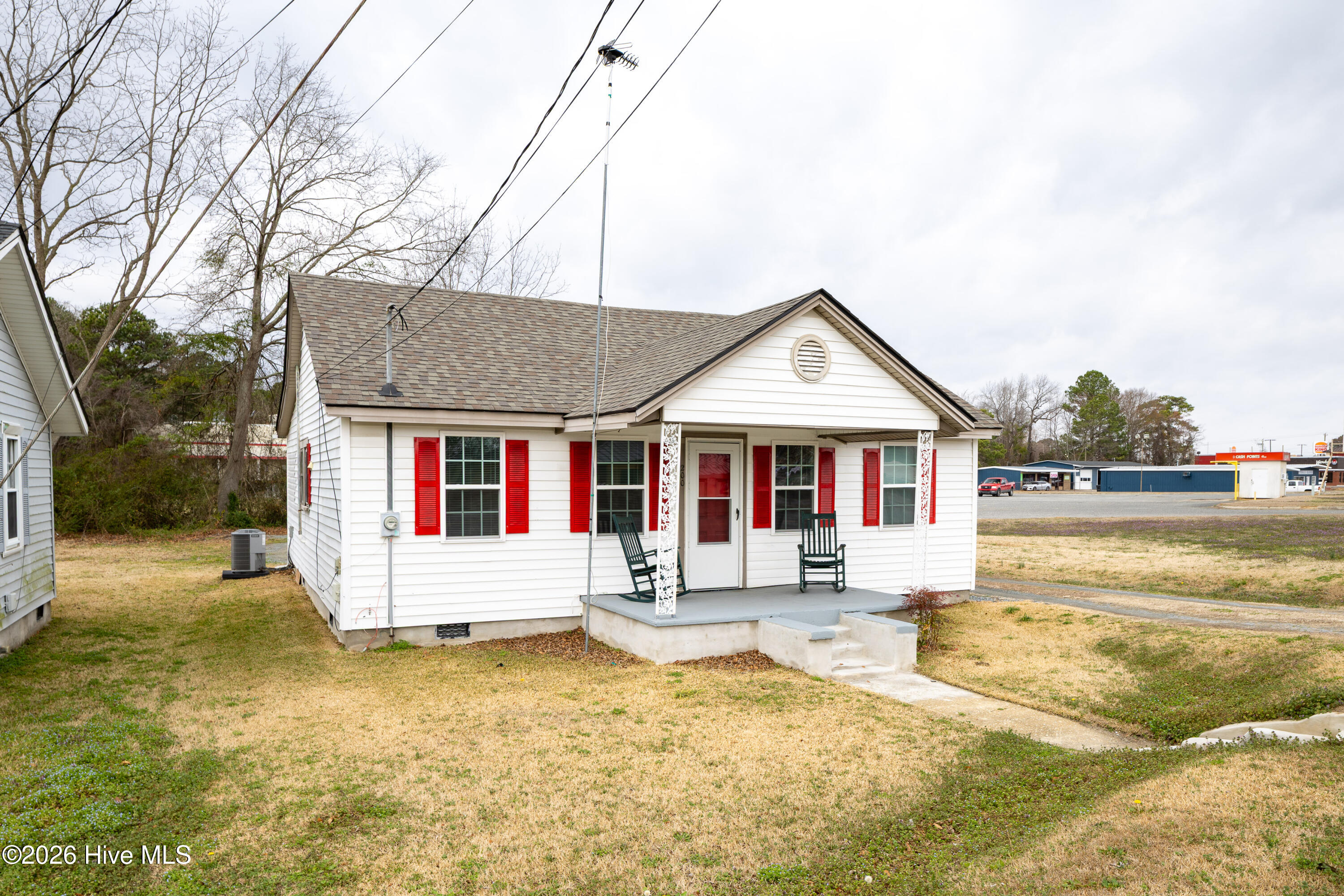 200 Southeast Boulevard Clinton, NC 28328 - Photo 2 of 22 200 Southeast Blvd-2