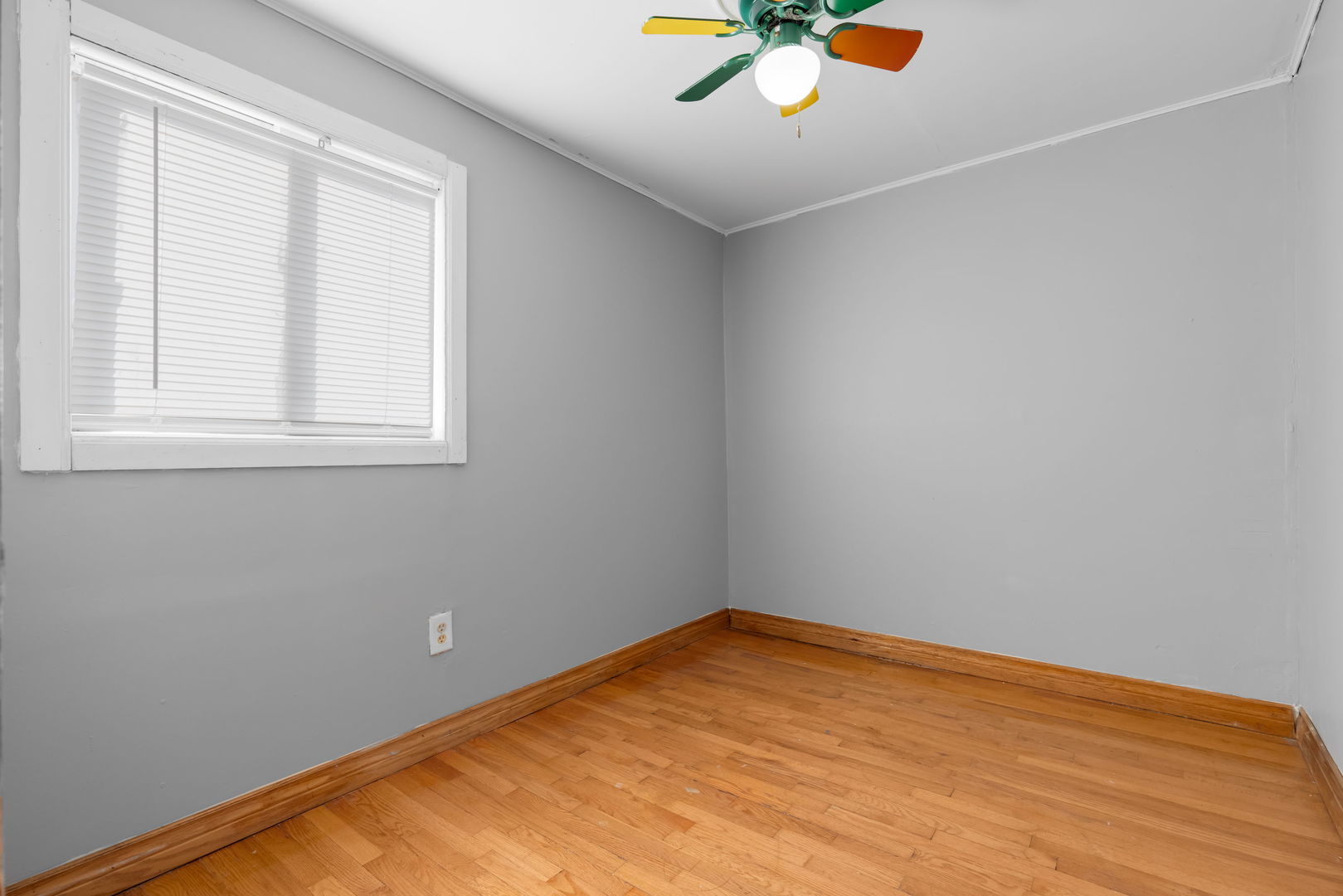 1528 North 39th Avenue Stone Park, IL 60165 - Photo 9 of 16 an empty room with a window