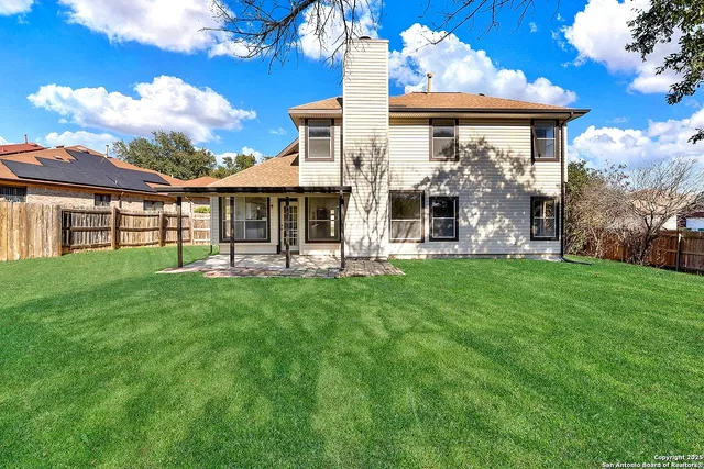 $1,925 | 8303 Copperknoll, Converse, TX 78109