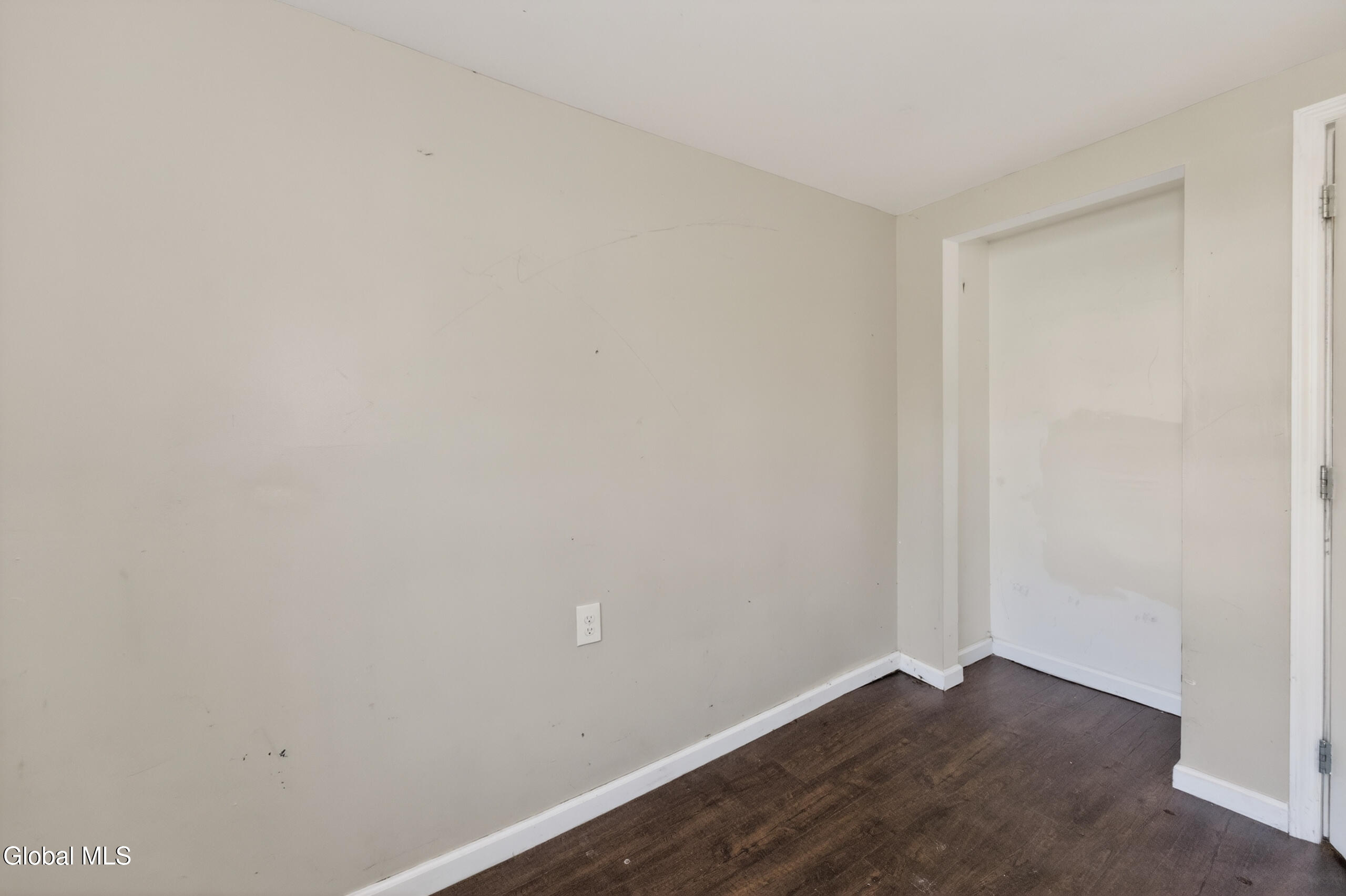 61 14th Street Troy, NY 12180 - Photo 18 of 39 2 Apt right 7