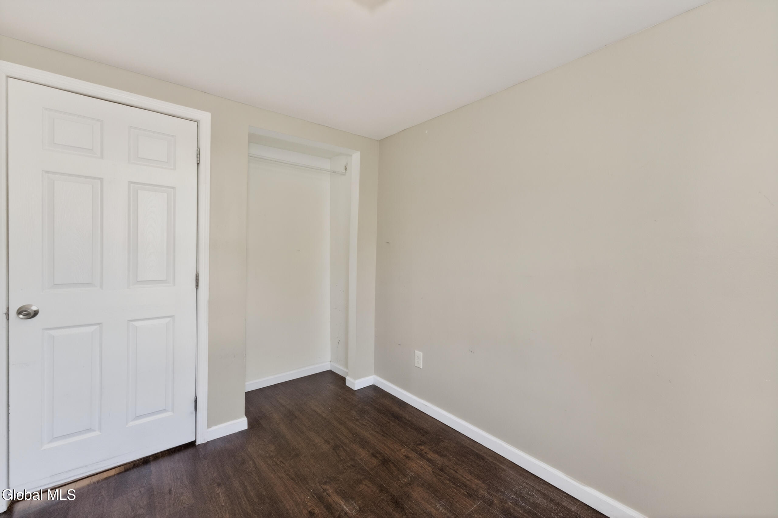 61 14th Street Troy, NY 12180 - Photo 20 of 39 2 Apt right 9