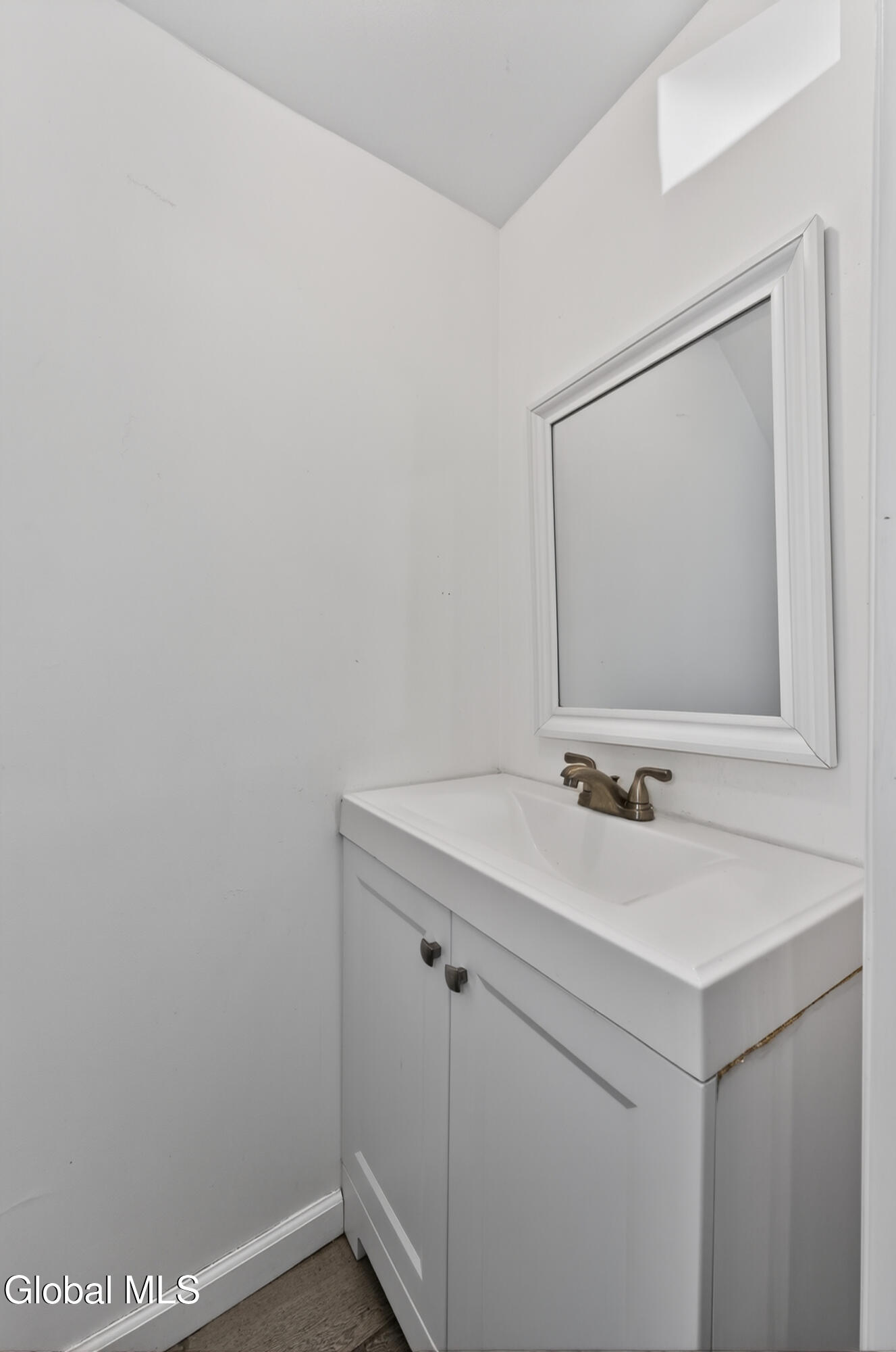 61 14th Street Troy, NY 12180 - Photo 21 of 39 2 Apt right 10