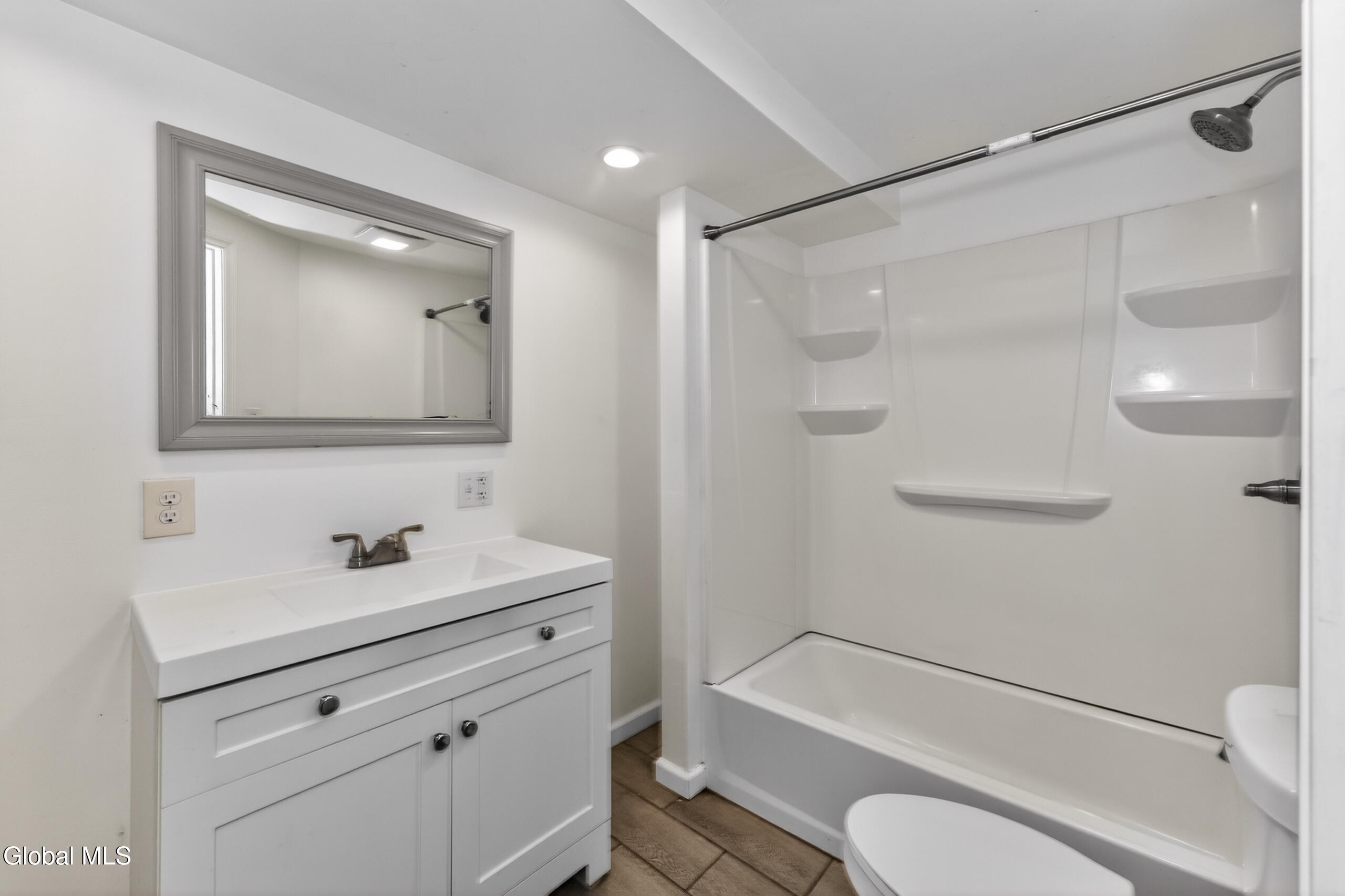 61 14th Street Troy, NY 12180 - Photo 27 of 39 2 Apt right 16