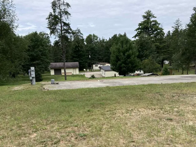 $44,900 | N12051 Holly Road, Athelstane, WI 54104