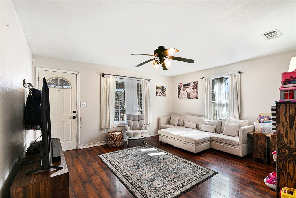 629 Alameda Road Azle, TX 76020 - Photo 5 of 30