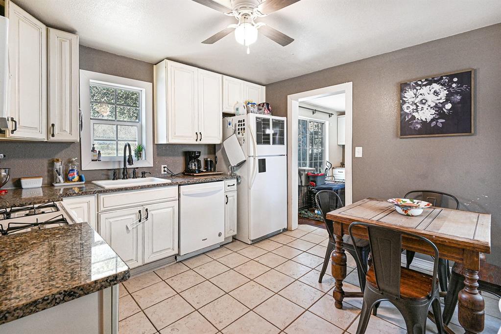 629 Alameda Road Azle, TX 76020 - Photo 8 of 30