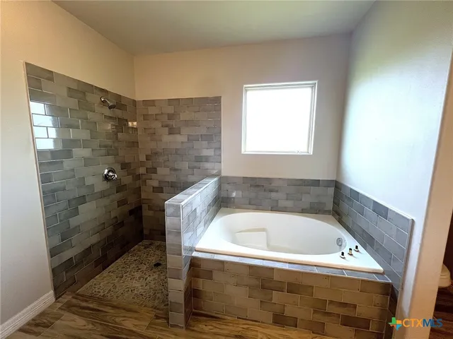 $419,900 | 2200 East Red River Street, Victoria, TX 77901