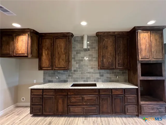 $419,900 | 2200 East Red River Street, Victoria, TX 77901