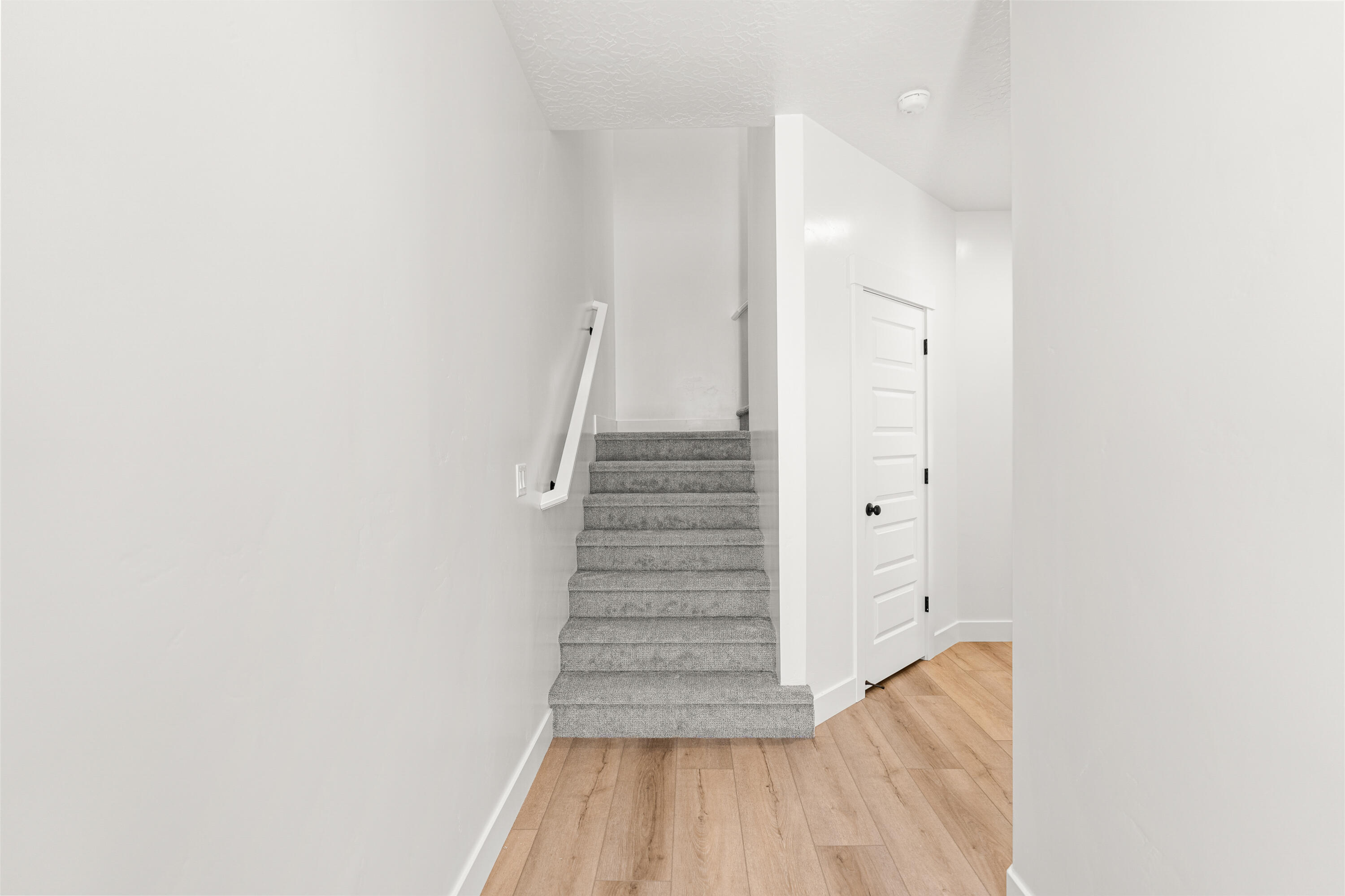 318 Southern View Street St. George, UT 84790 - Photo 2 of 25 DSC04826