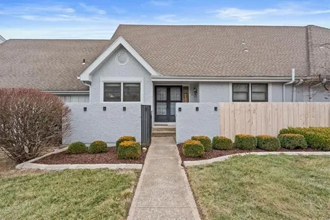 $260,000 | 217 Woodbridge Lane, Kansas City, MO 64145