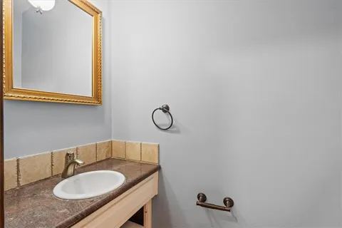 $260,000 | 217 Woodbridge Lane, Kansas City, MO 64145