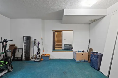 $260,000 | 217 Woodbridge Lane, Kansas City, MO 64145