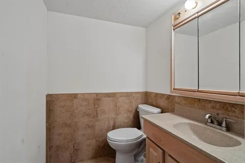 $260,000 | 217 Woodbridge Lane, Kansas City, MO 64145