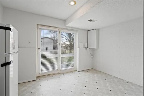 $260,000 | 217 Woodbridge Lane, Kansas City, MO 64145