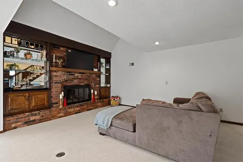 $260,000 | 217 Woodbridge Lane, Kansas City, MO 64145