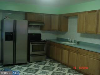 545 Midvale Road Upper Darby, PA 19082 - Photo 3 of 6