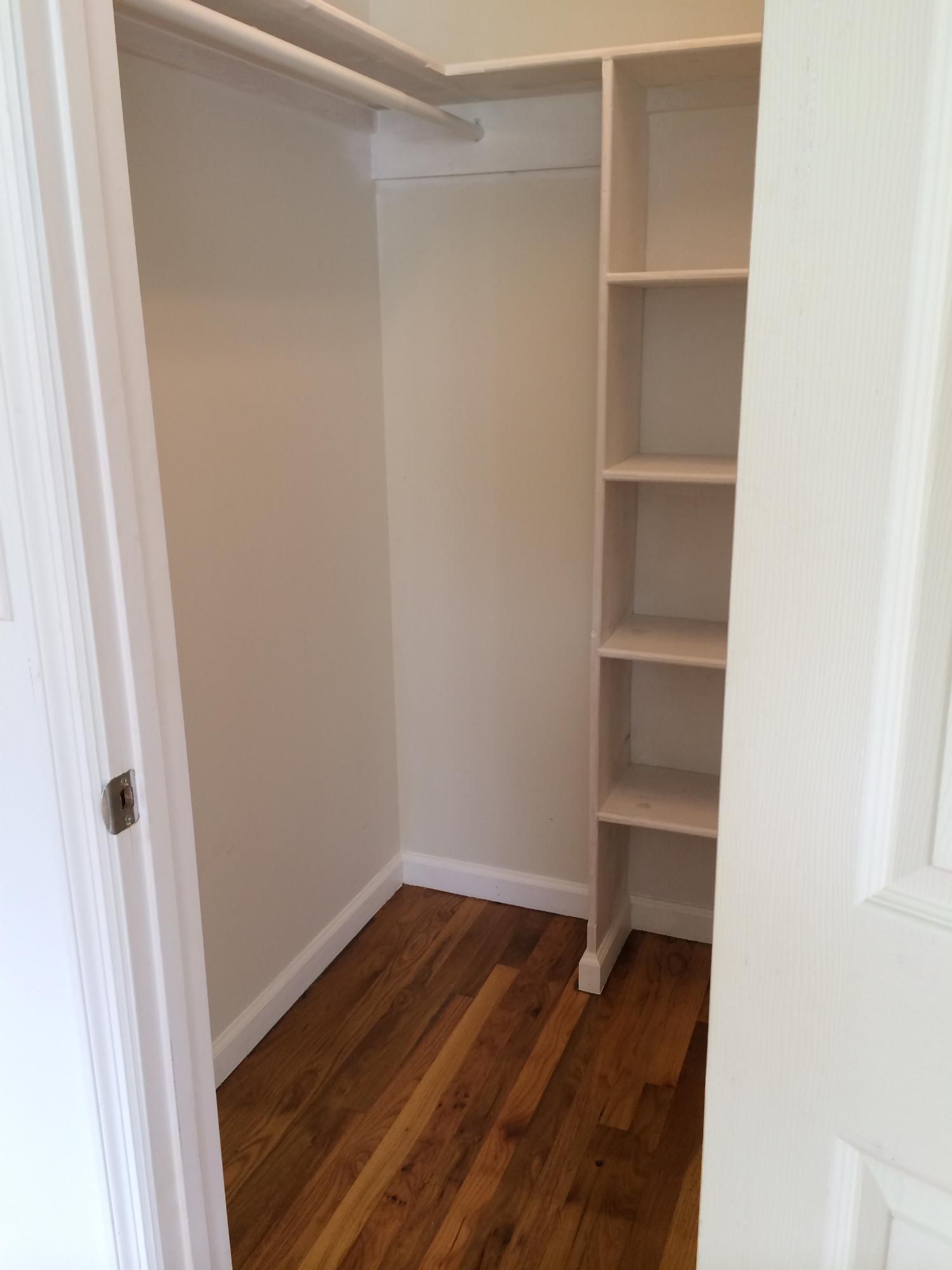433 East Drive Oak Ridge, TN 37830 - Photo 22 of 33 2014-09-08 012 M.B.Walk-in Closet