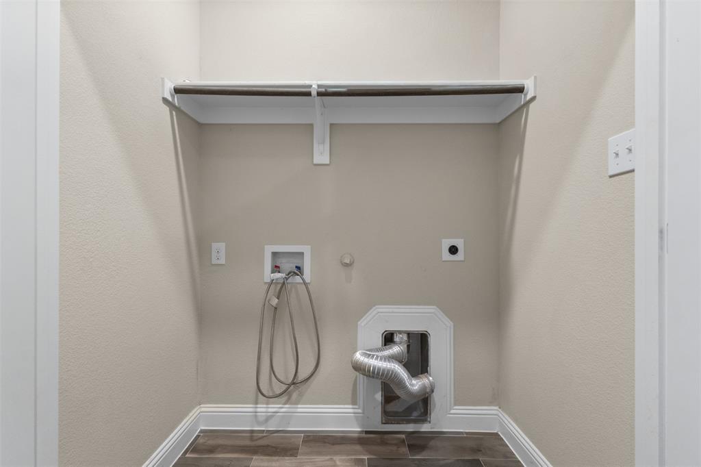 2900 Country Church Road McKinney, TX 75071 - Photo 30 of 40 a bathroom with a shower