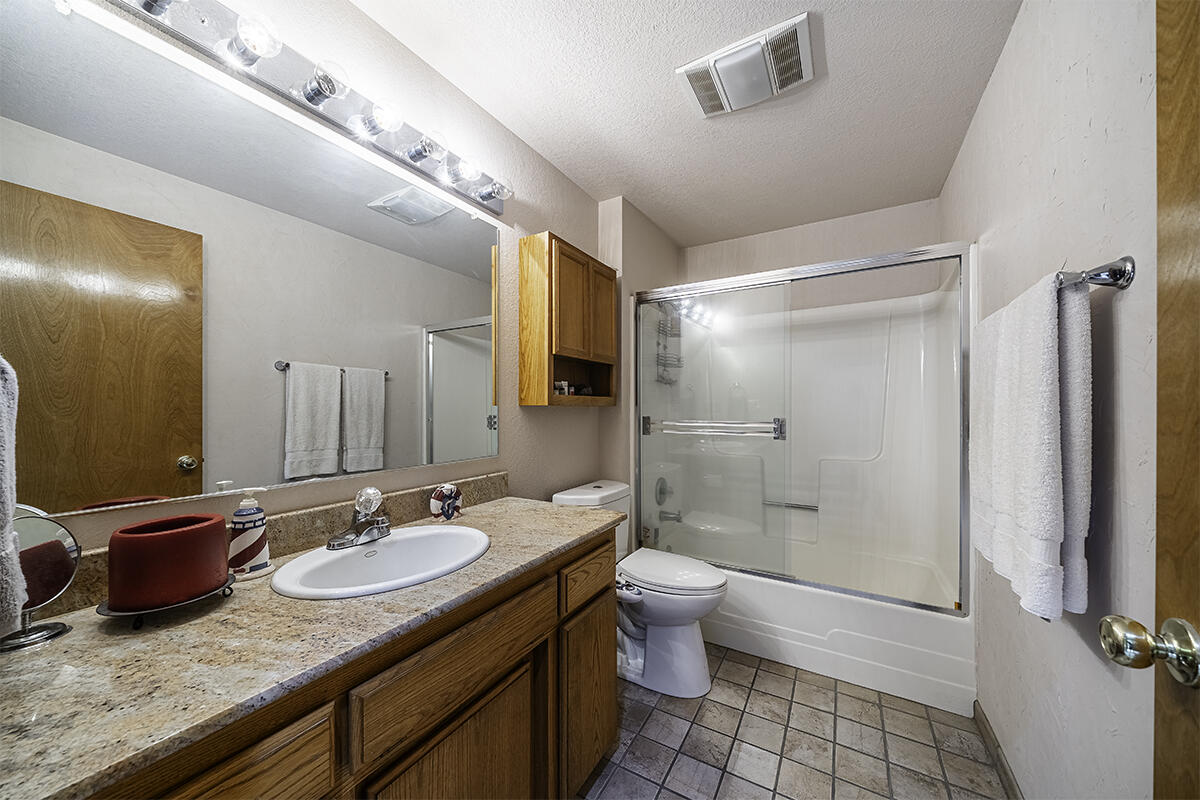 1630 Timothy Street Central Point, OR 97502 - Photo 11 of 28 12
