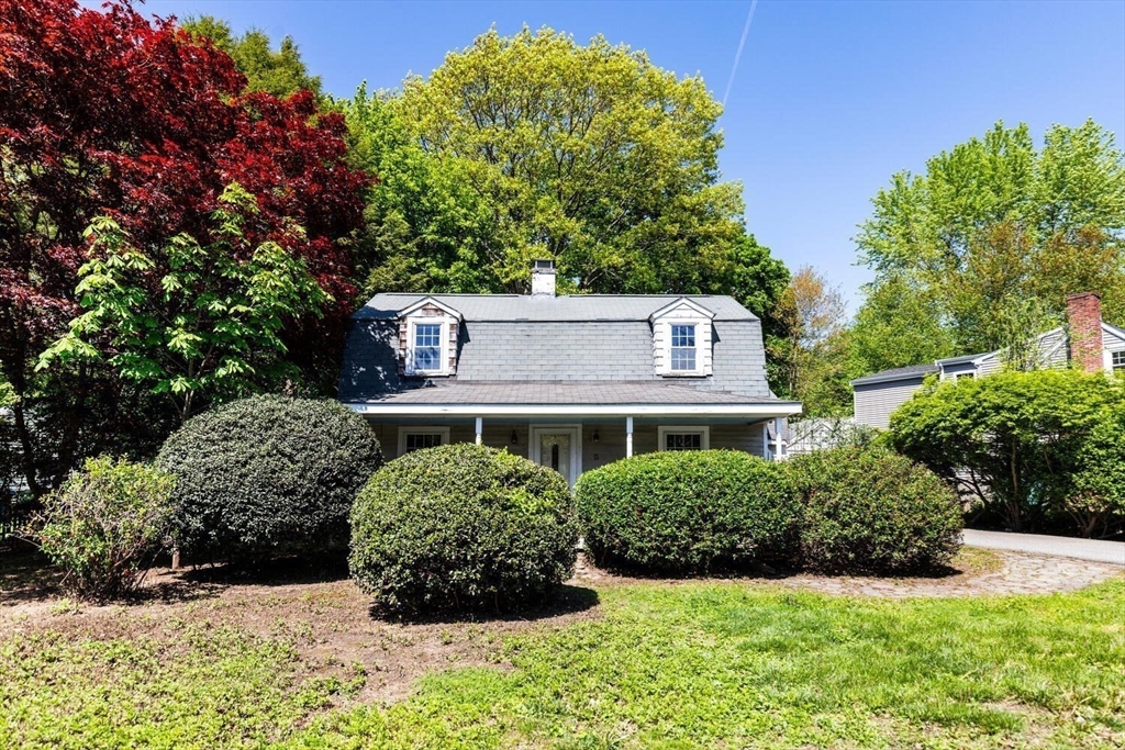 5 Coolidge Road Reading, MA 01867 - Photo 2 of 31