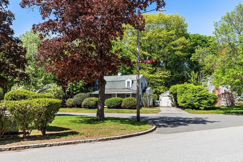 5 Coolidge Road Reading, MA 01867 - Photo 25 of 31