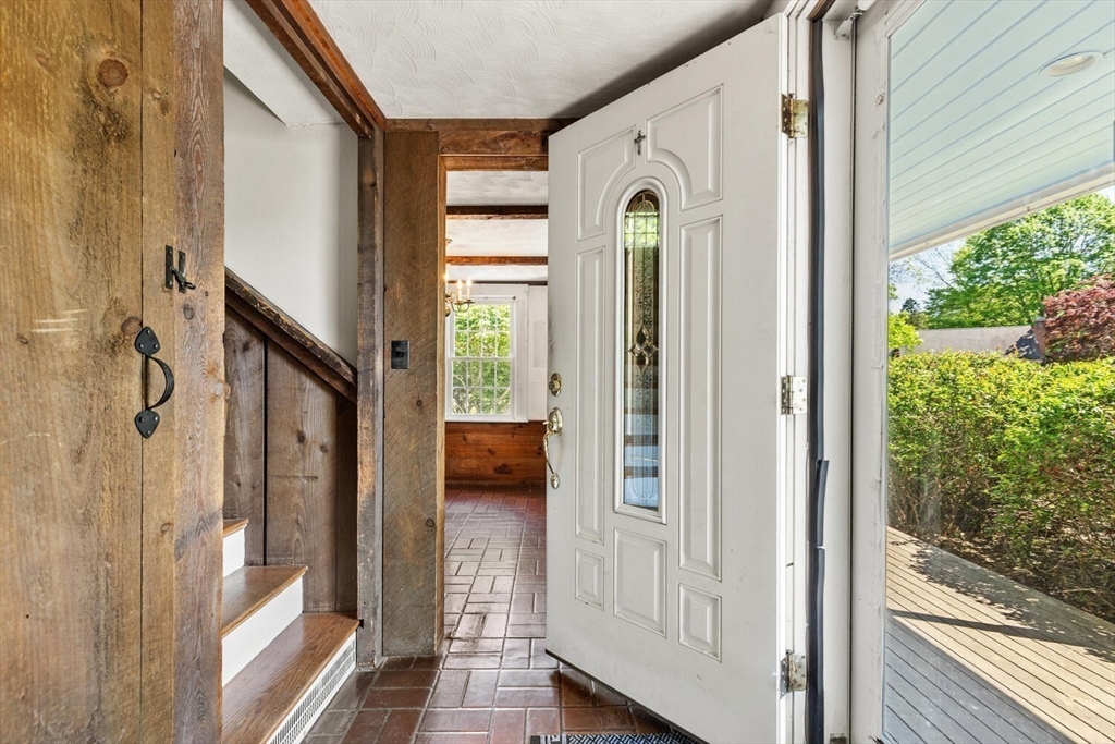 5 Coolidge Road Reading, MA 01867 - Photo 4 of 31