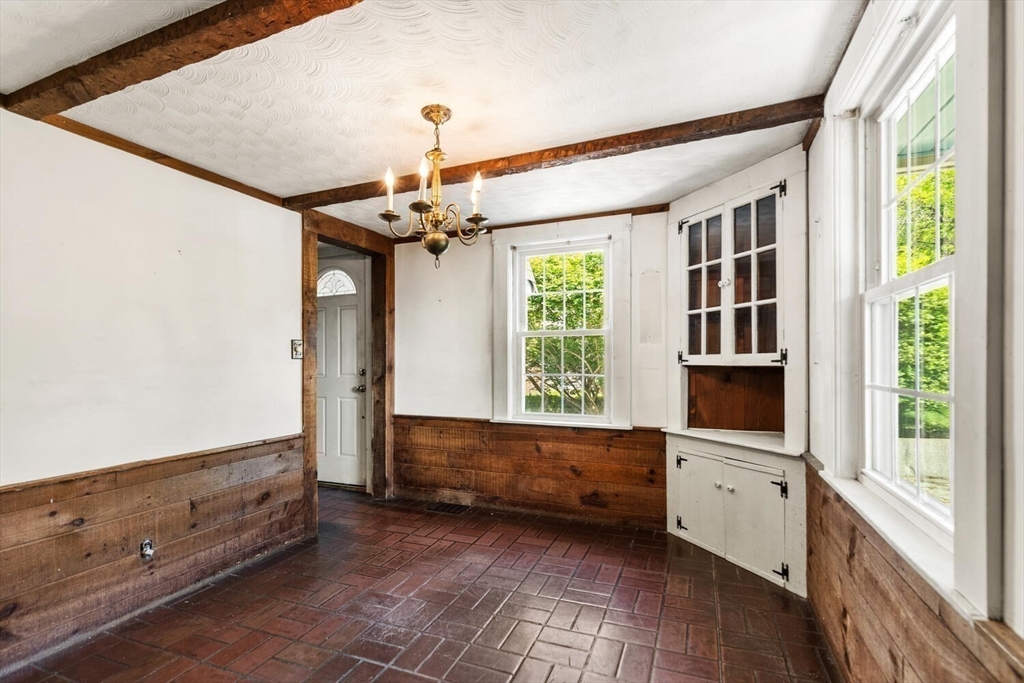 5 Coolidge Road Reading, MA 01867 - Photo 10 of 31