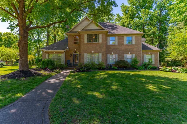 $549,900 | 2200 Eaglewood Drive, Newburgh, IN 47630