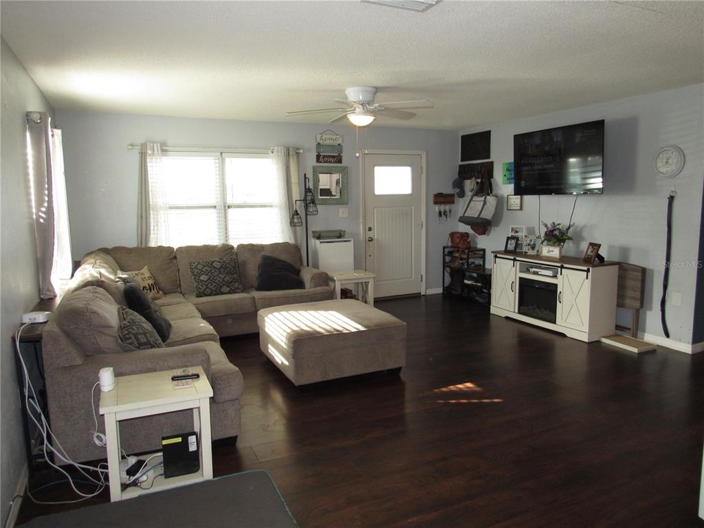 330 Moccasin Hollow Road Lithia, FL 33547 - Photo 9 of 50