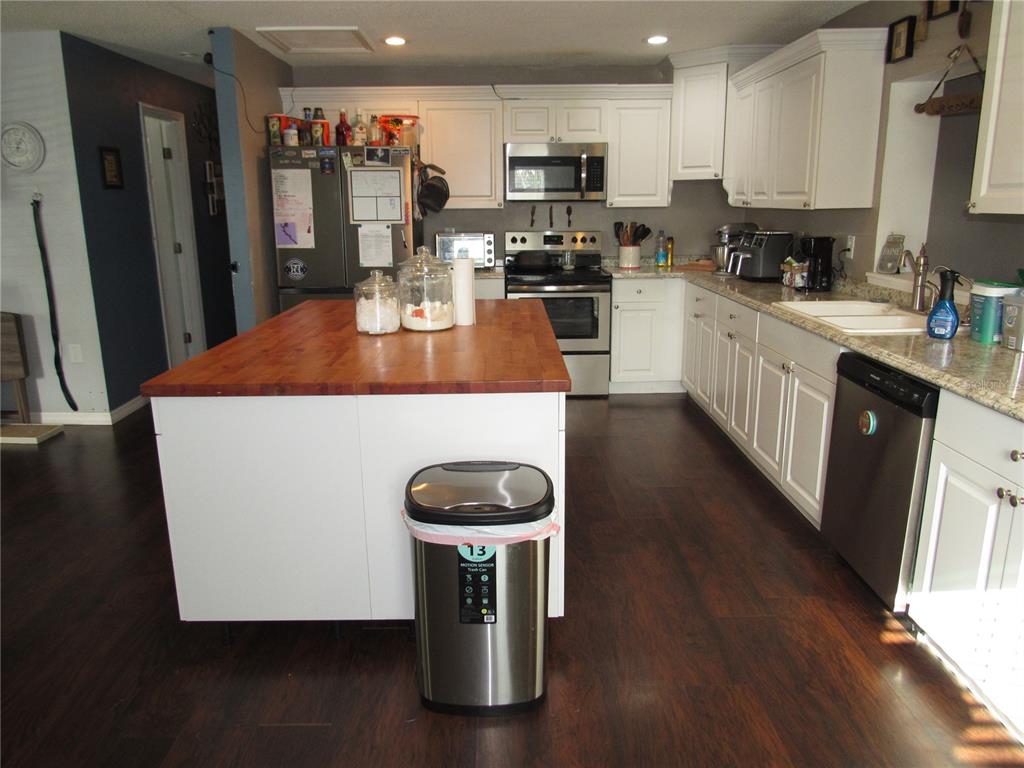 330 Moccasin Hollow Road Lithia, FL 33547 - Photo 10 of 50