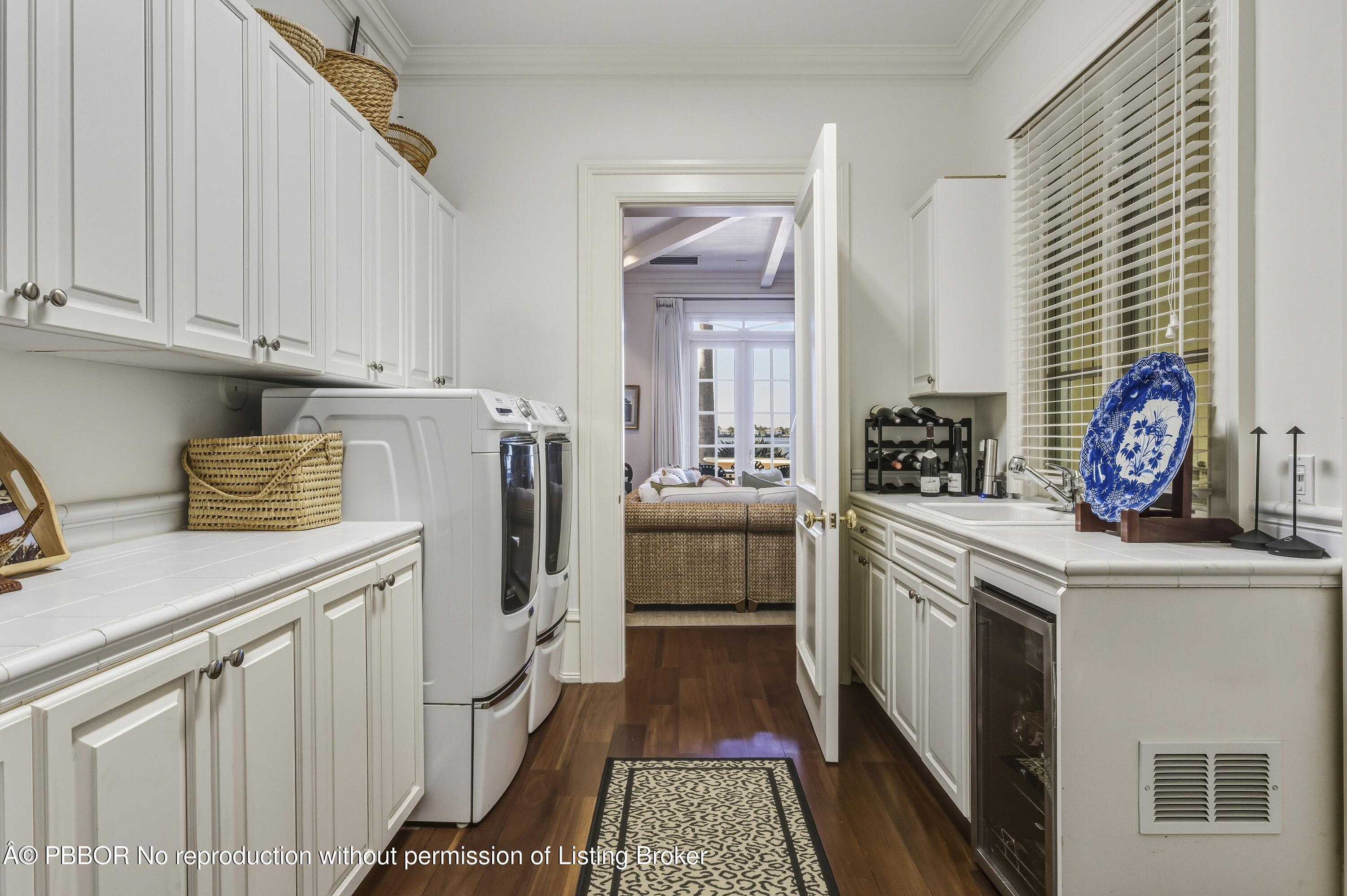 127 Ocean View Road Palm Beach, FL 33480 - Photo 23 of 96 Laundry