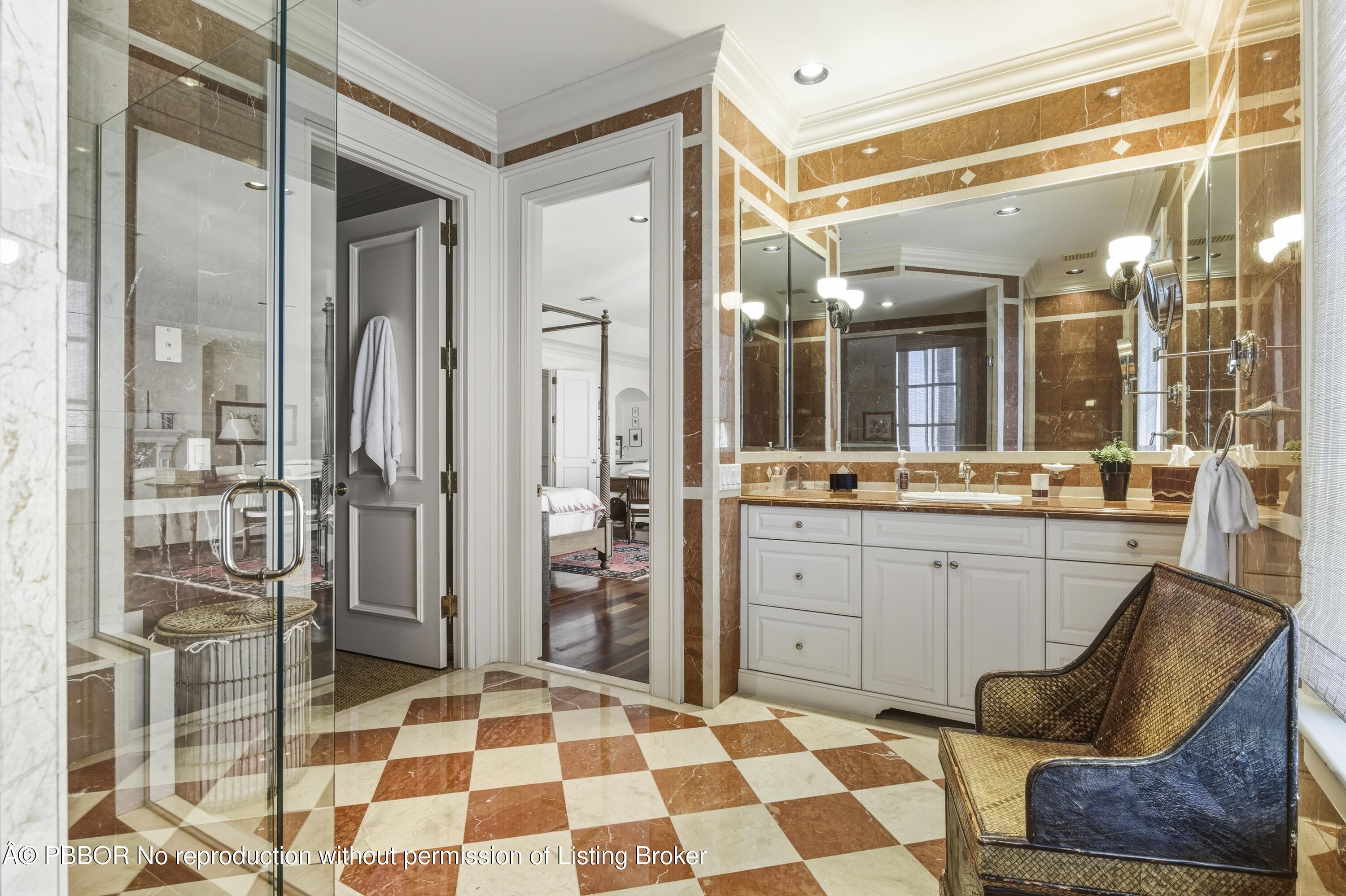 127 Ocean View Road Palm Beach, FL 33480 - Photo 42 of 96 Primary bath 1