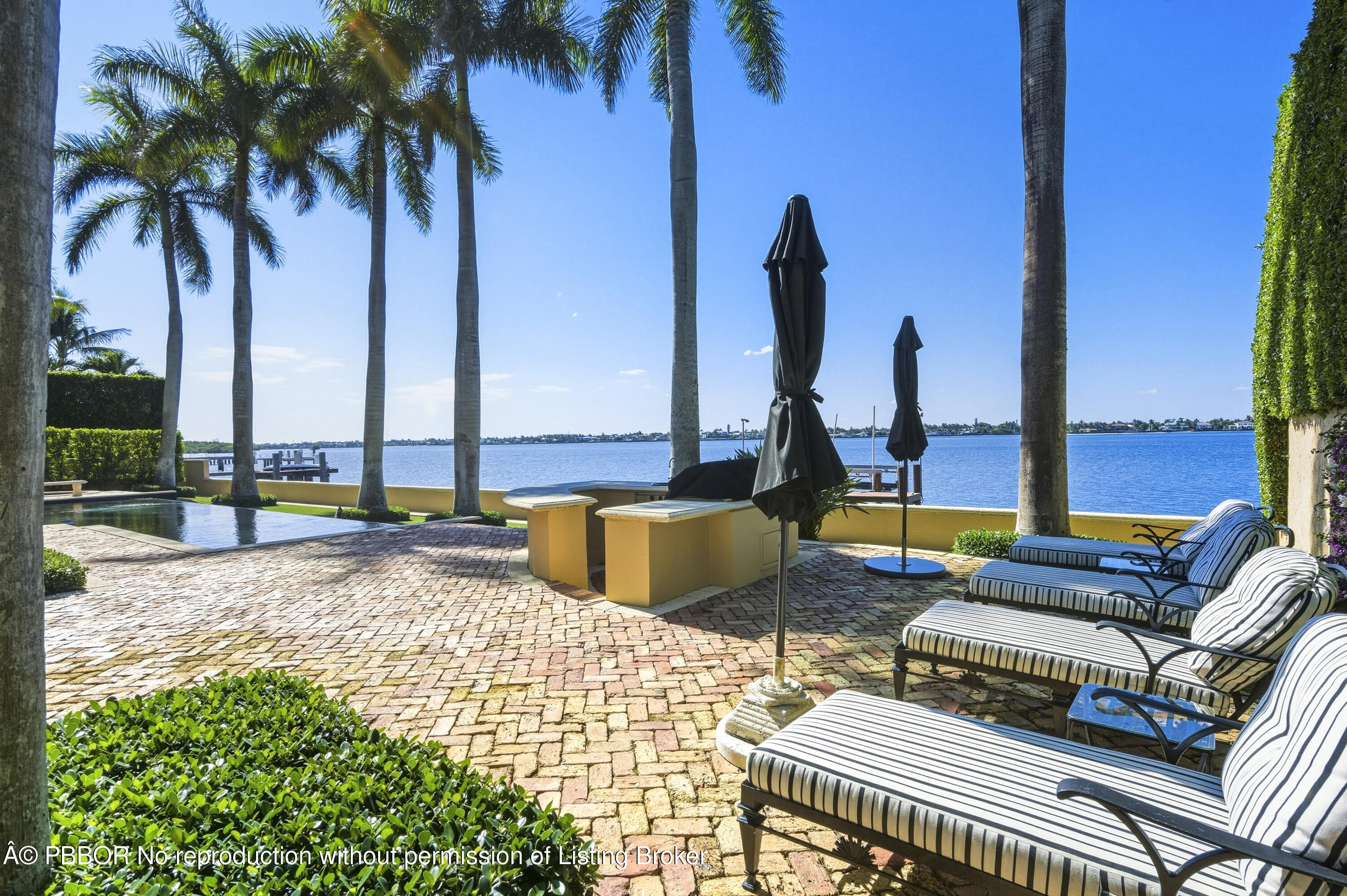 127 Ocean View Road Palm Beach, FL 33480 - Photo 53 of 96 Patio and built-in BBQ