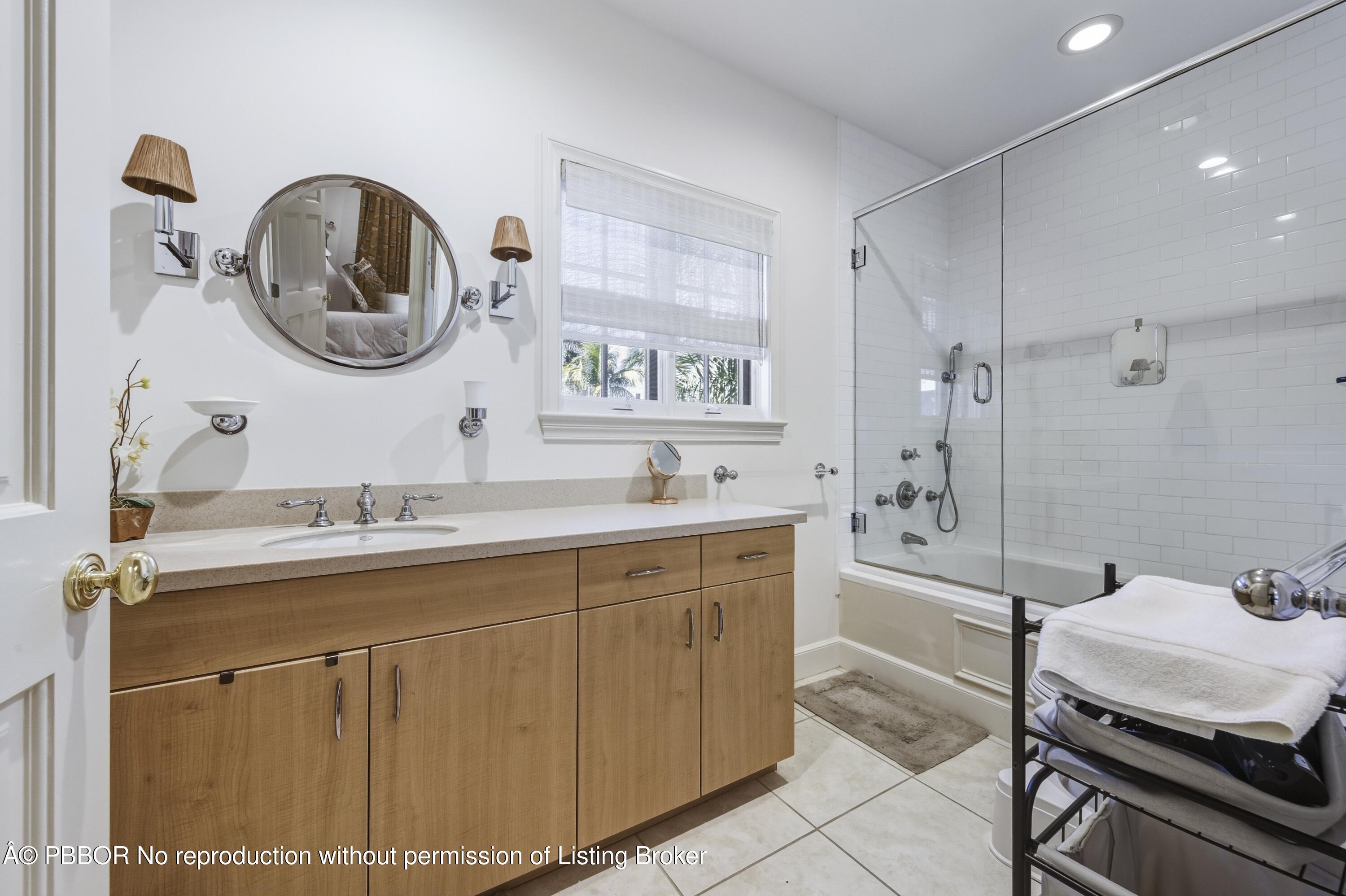 127 Ocean View Road Palm Beach, FL 33480 - Photo 69 of 96 Guest apt. bath