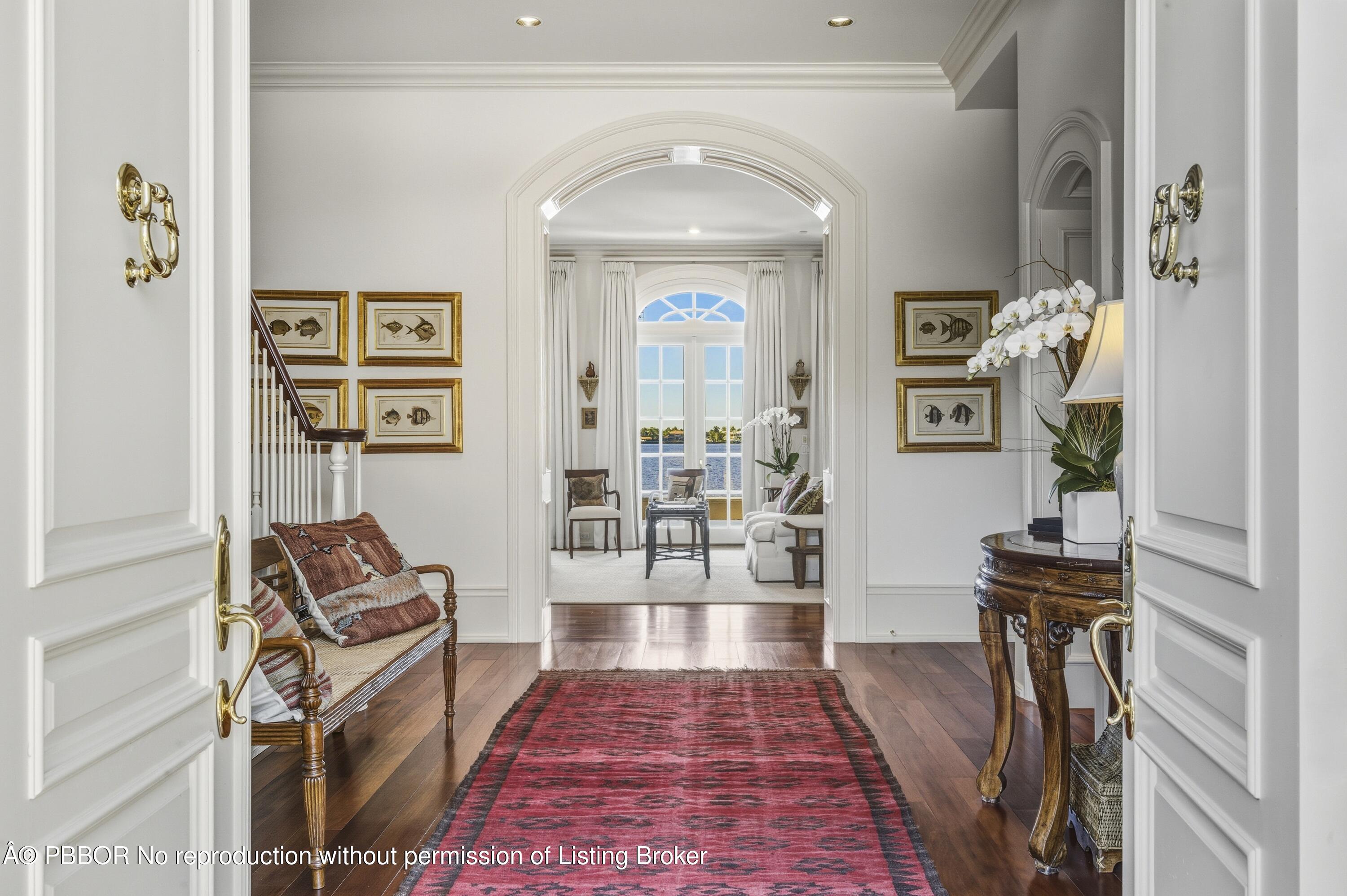 127 Ocean View Road Palm Beach, FL 33480 - Photo 8 of 96 An eye opening entry