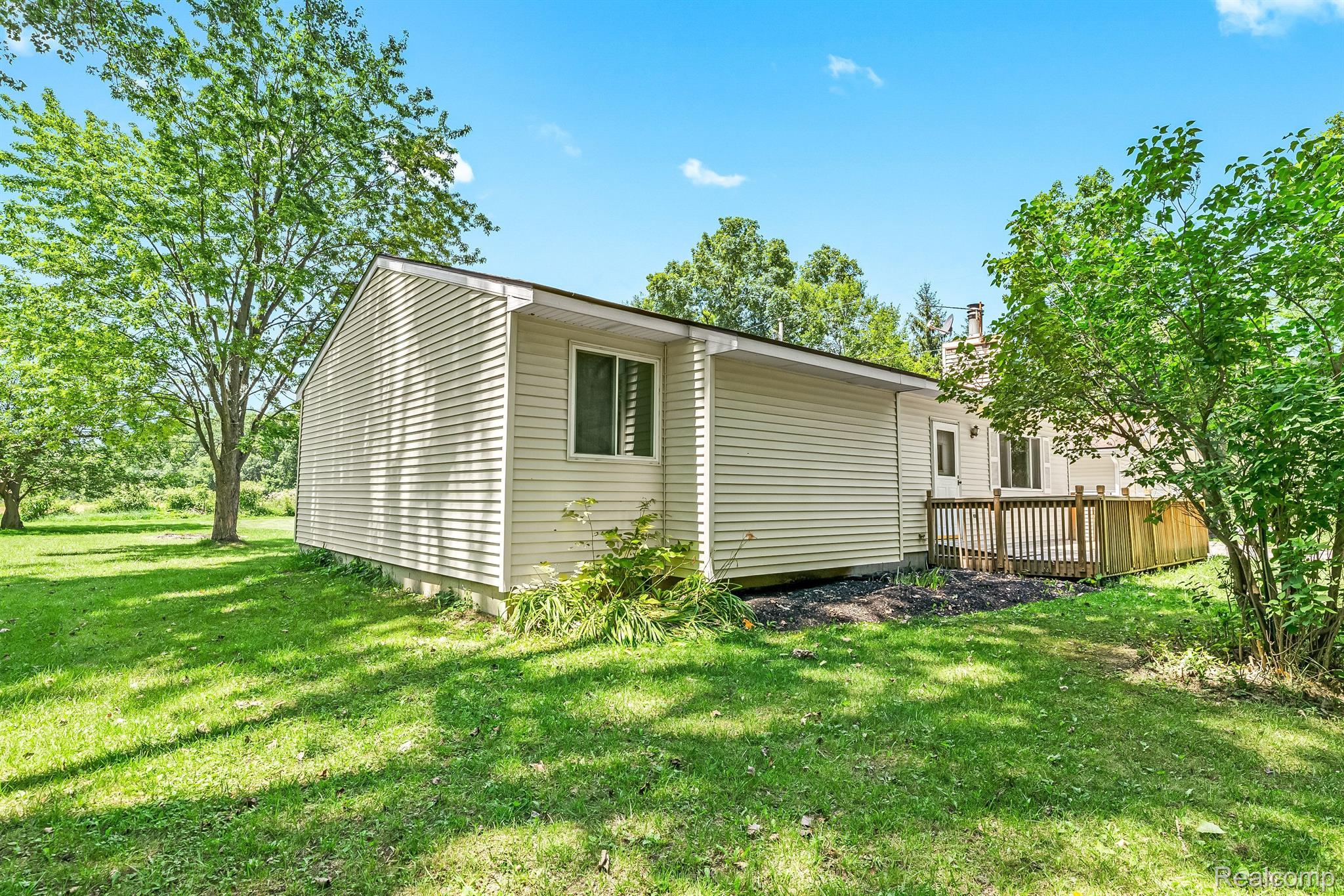 7995 Schrepfer Road Howell, MI 48855 - Photo 4 of 24 7995 Schrepfer Road