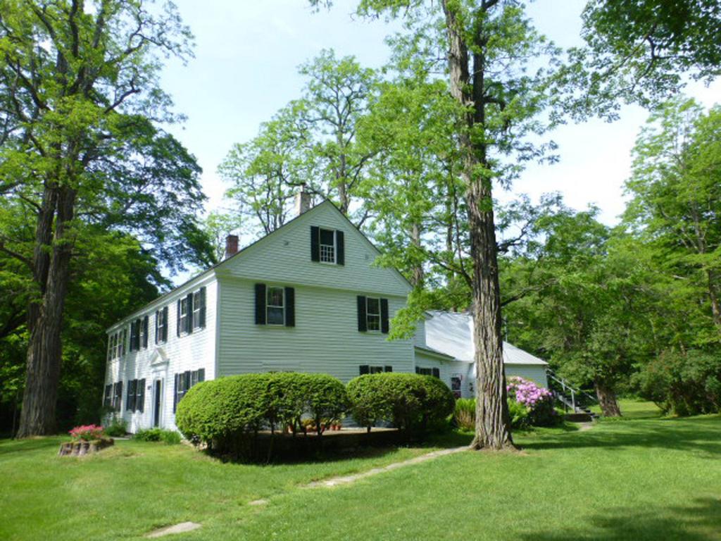 728 West Hill Road Putney, VT 05346 - Photo 4 of 31 Gallery Image 4