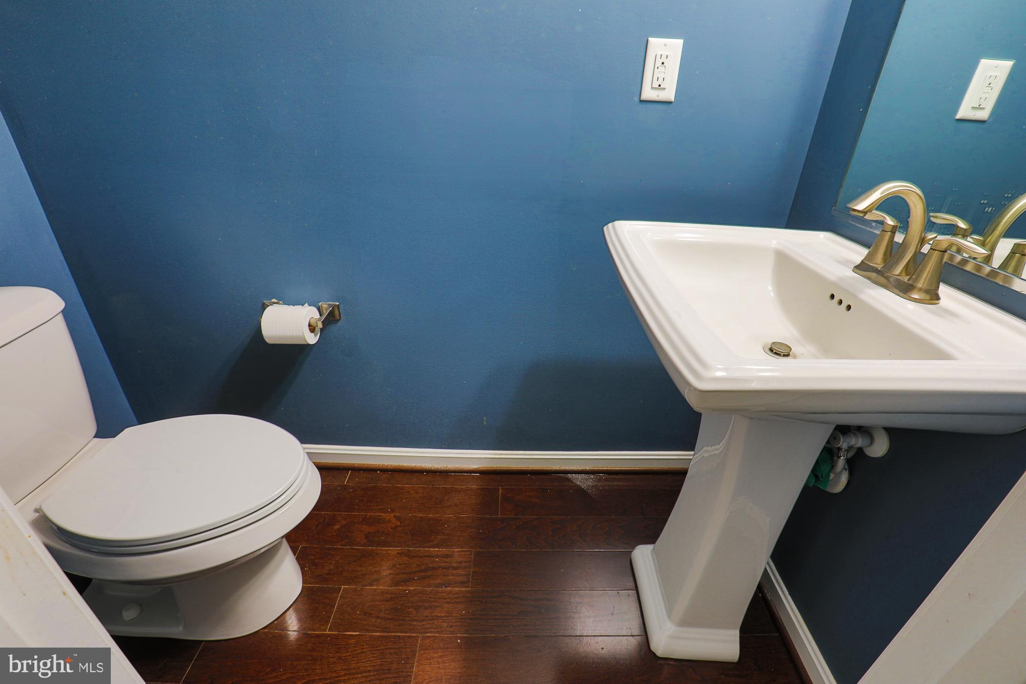 2019 Case Road Baltimore, MD 21222 - Photo 28 of 53 Main Level Powder Room.