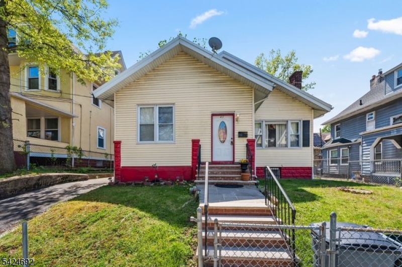 42 Scheerer Avenue Newark, NJ 07112 - Photo 1 of 34
