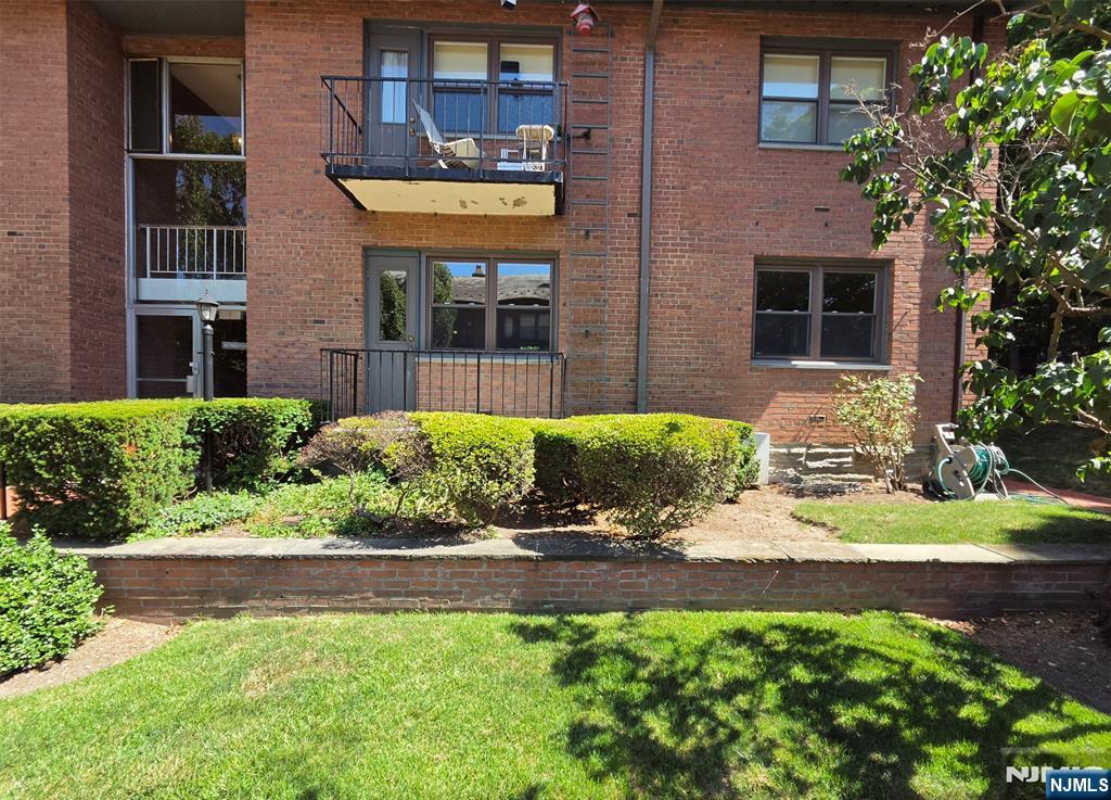 60 Madison Place, Unit A10 Ridgewood, NJ 07450 - Photo 27 of 34