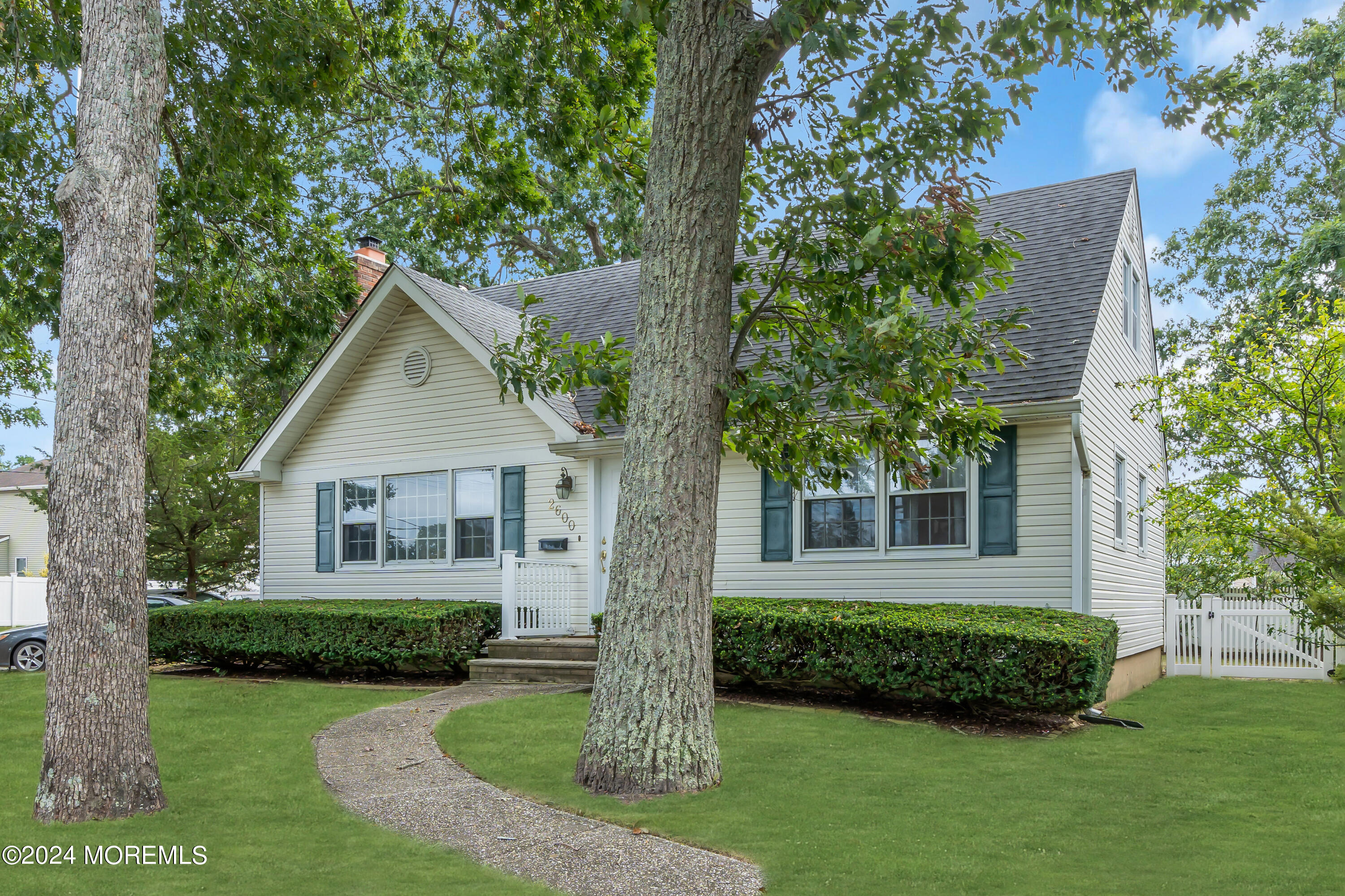 2600 River Road Point Pleasant, NJ 08742 - Photo 3 of 67 a front view of a house with a yard